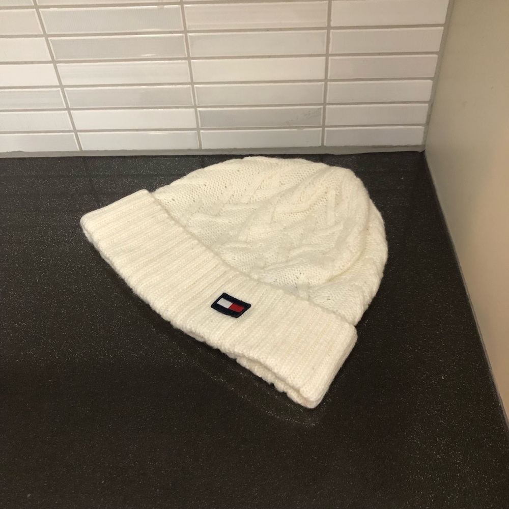 Tommy Hilfiger kid’s knit toque